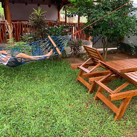 Vibushan Guest House Nilaveli Exterior foto
